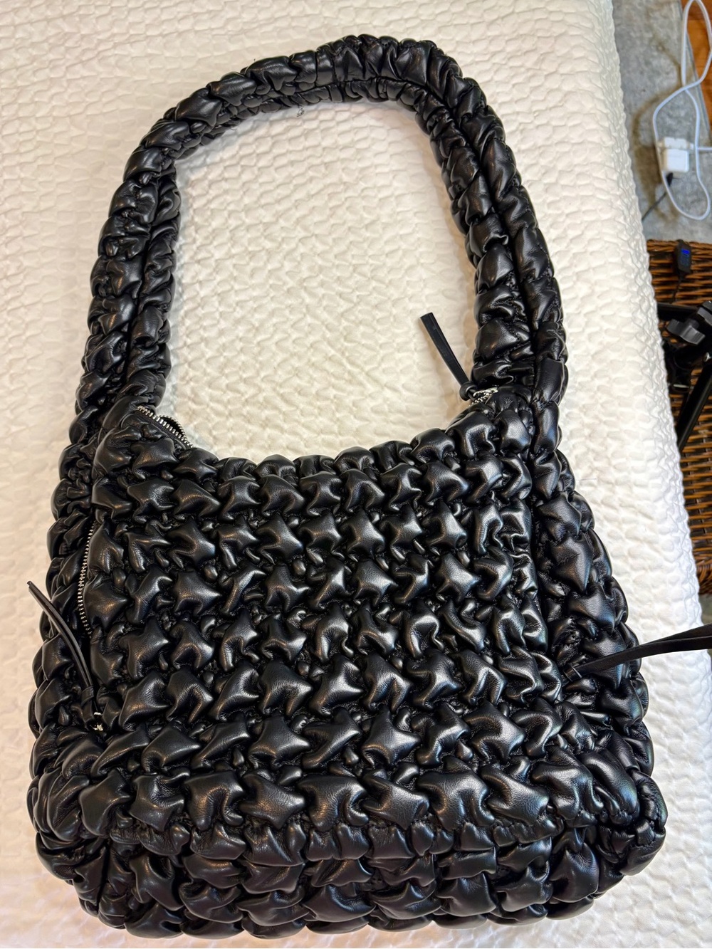 Sondra Roberts Black Quilted Woven Hobo Shoulder Bag EUC Travel-Ready Style - Picture 11 of 11